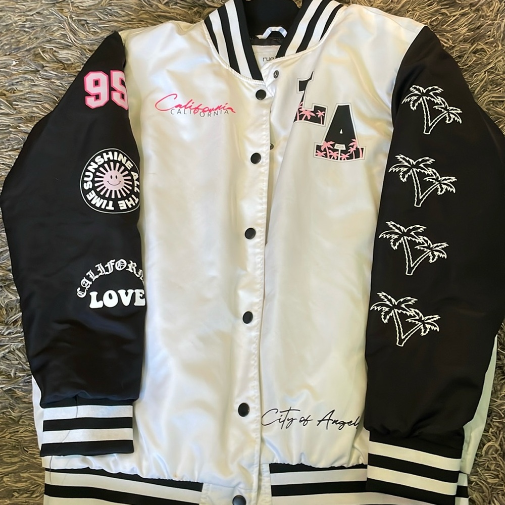 Rue 21 puffy black and white jacket